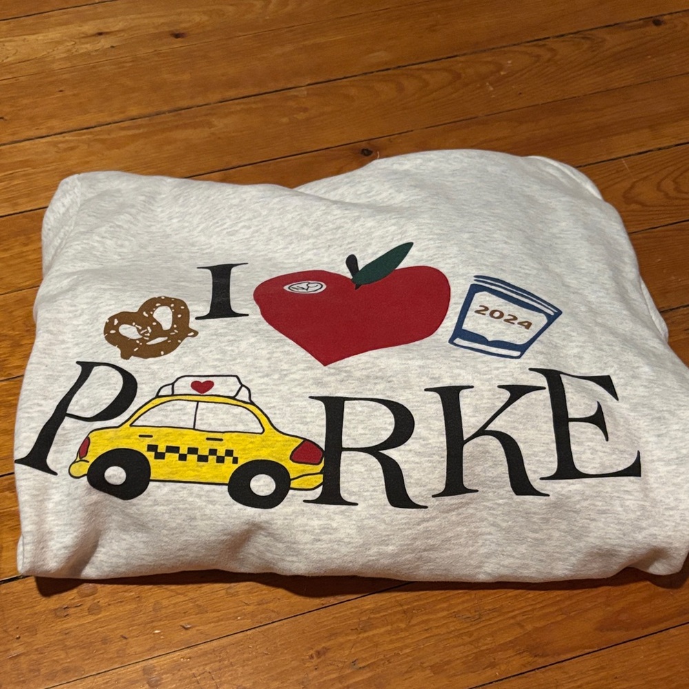Gray Graphic Sweatshirt with New York Icons